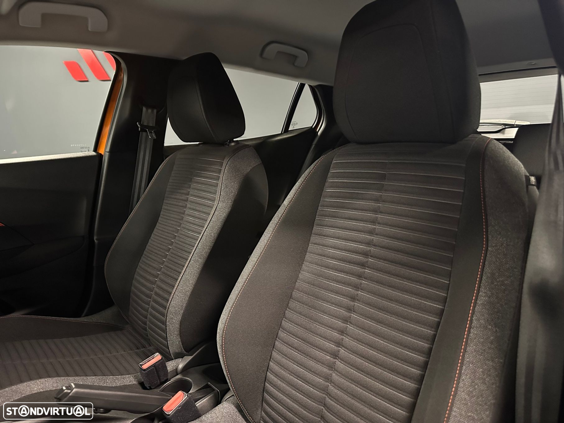 Peugeot 2008 1.2 PureTech Active Pack - 12