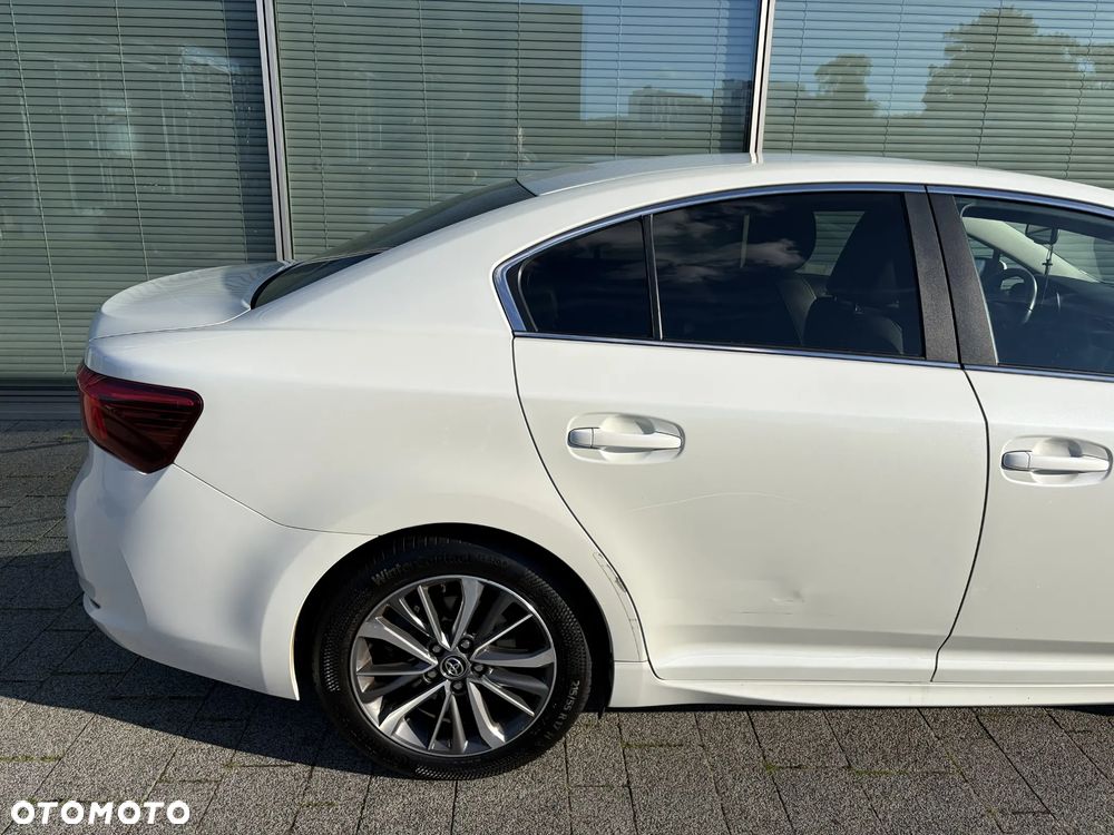 Toyota Avensis 1.8 Prestige MS - 11