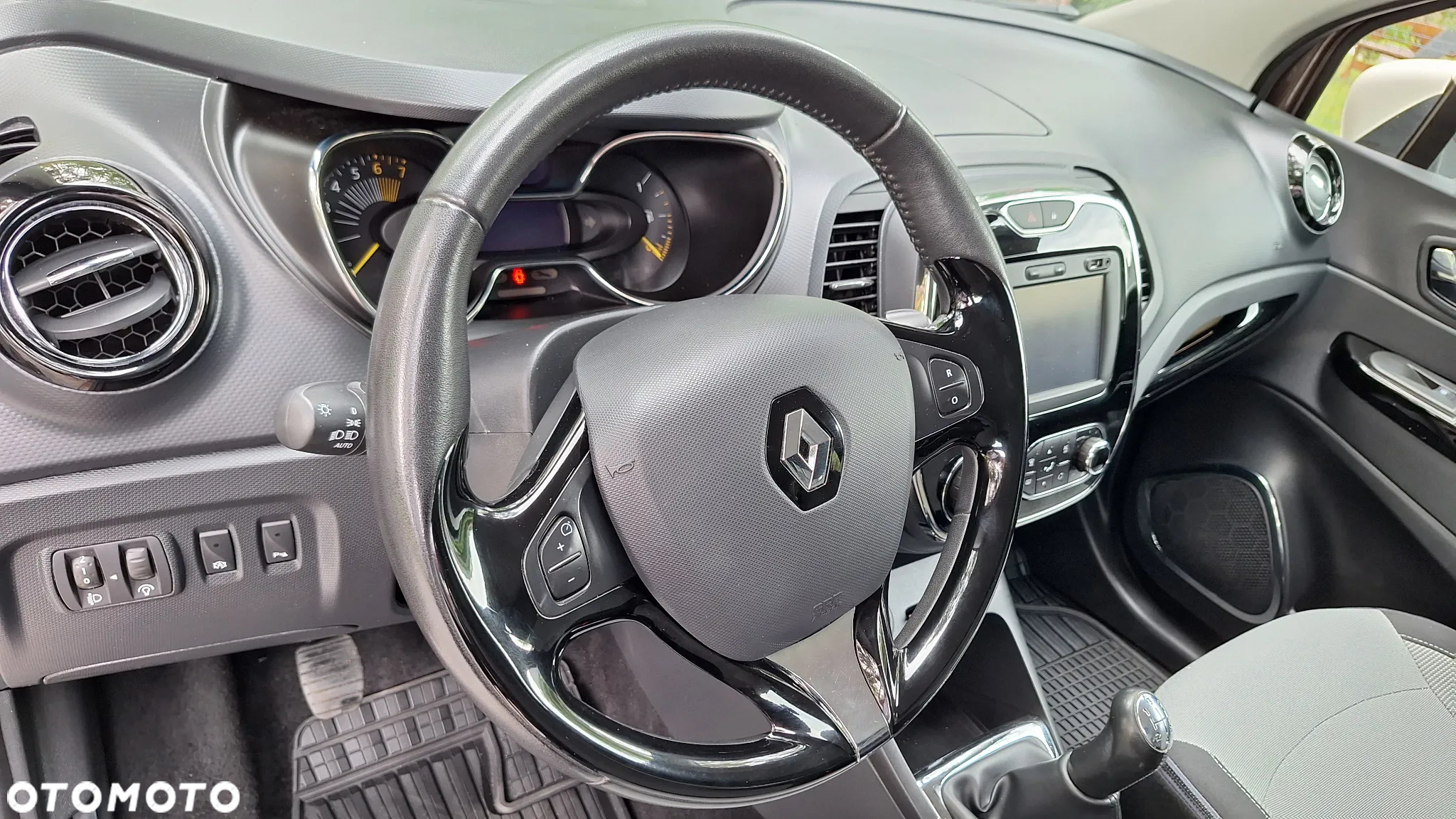 Renault Captur 0.9 Energy TCe Intens EU6 - 17