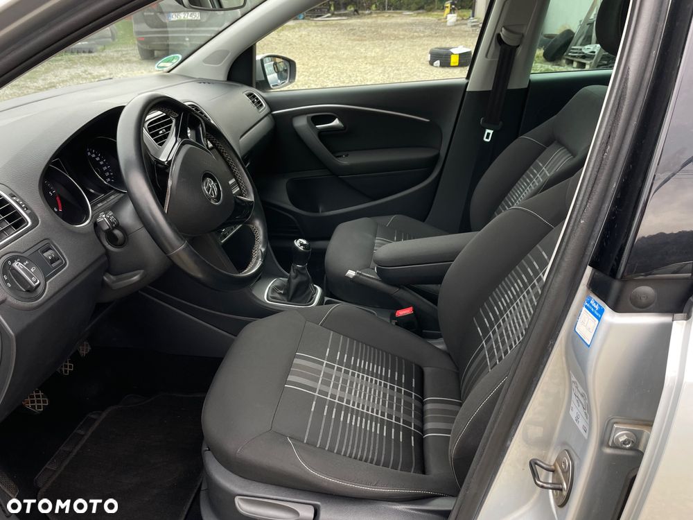 Volkswagen Polo 1.4 TDI Blue Motion Technology Lounge - 8