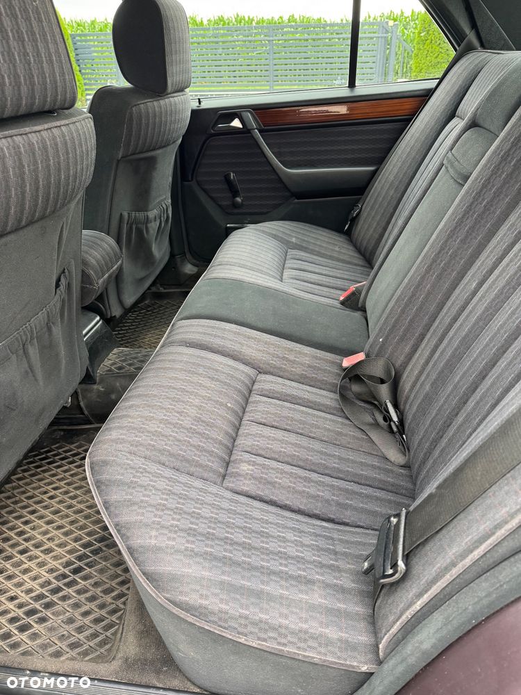 Mercedes-Benz W124 (1984-1993) - 11
