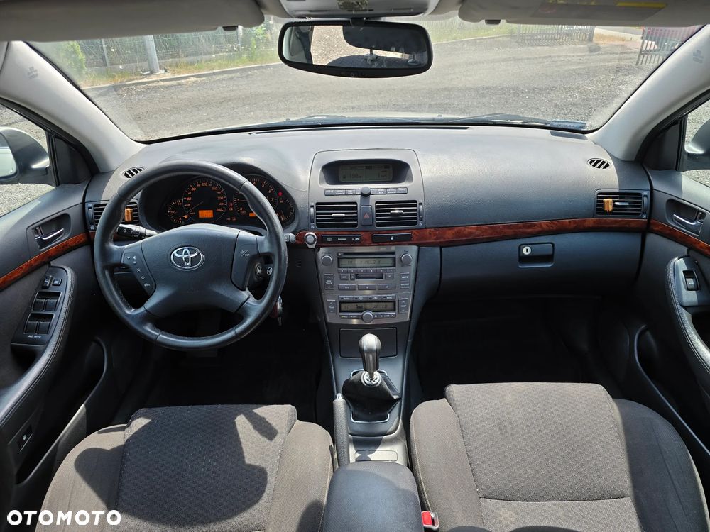 Toyota Avensis - 6