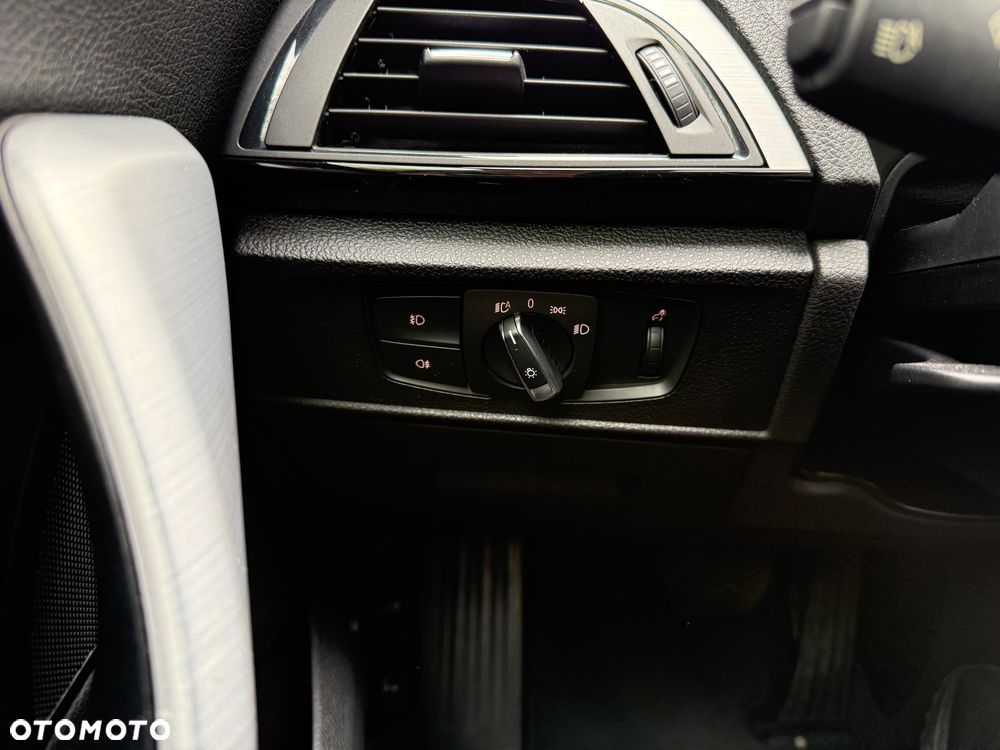 BMW Seria 1 120d xDrive Sport-Aut Sport Line - 20
