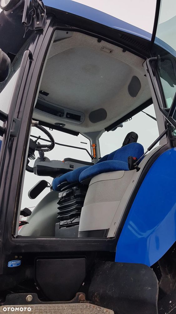 New Holland T8.330 PC 2011R - 16