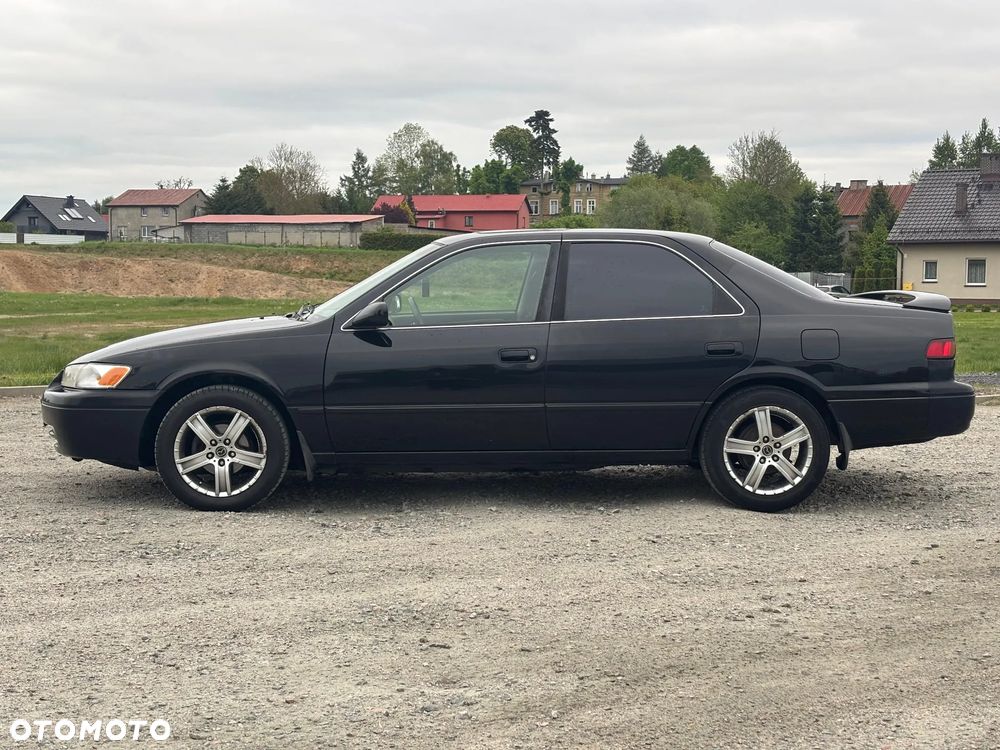 Toyota Camry - 7
