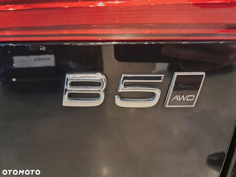 Volvo XC 60 B5 B AWD Plus Dark - 32