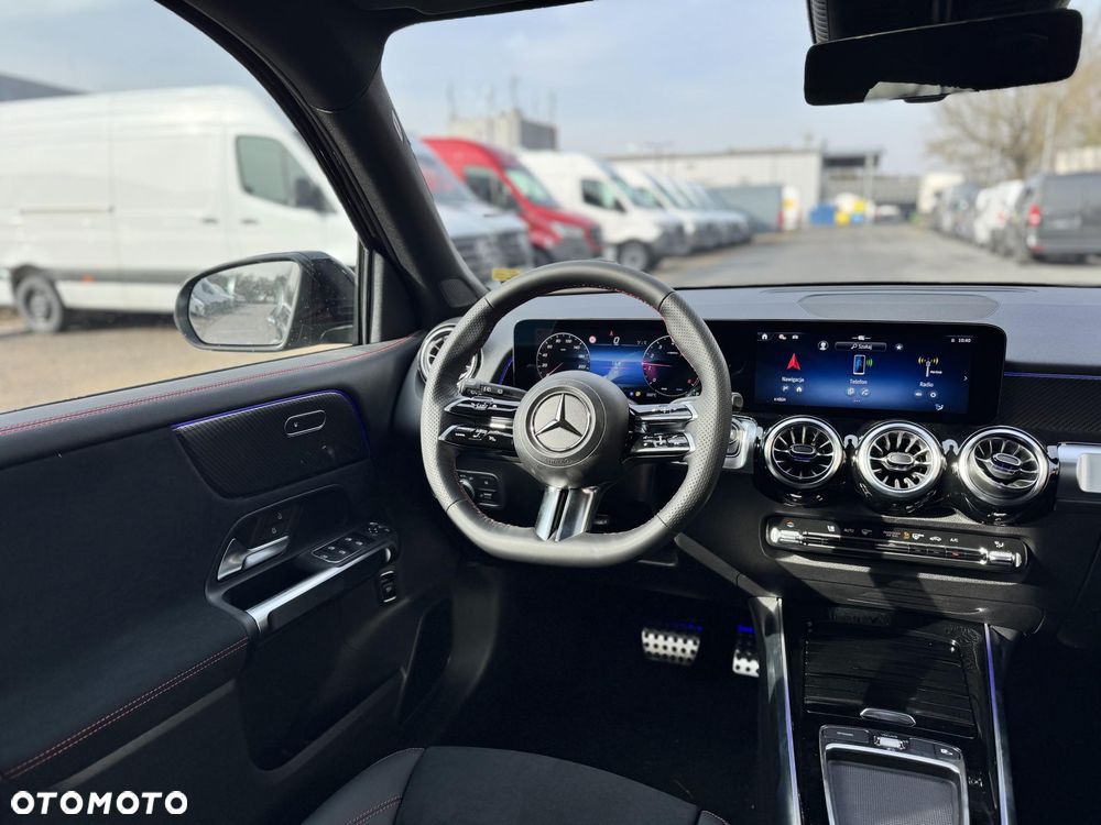 Mercedes-Benz GLB 200 AMG Line 7G-DCT - 11