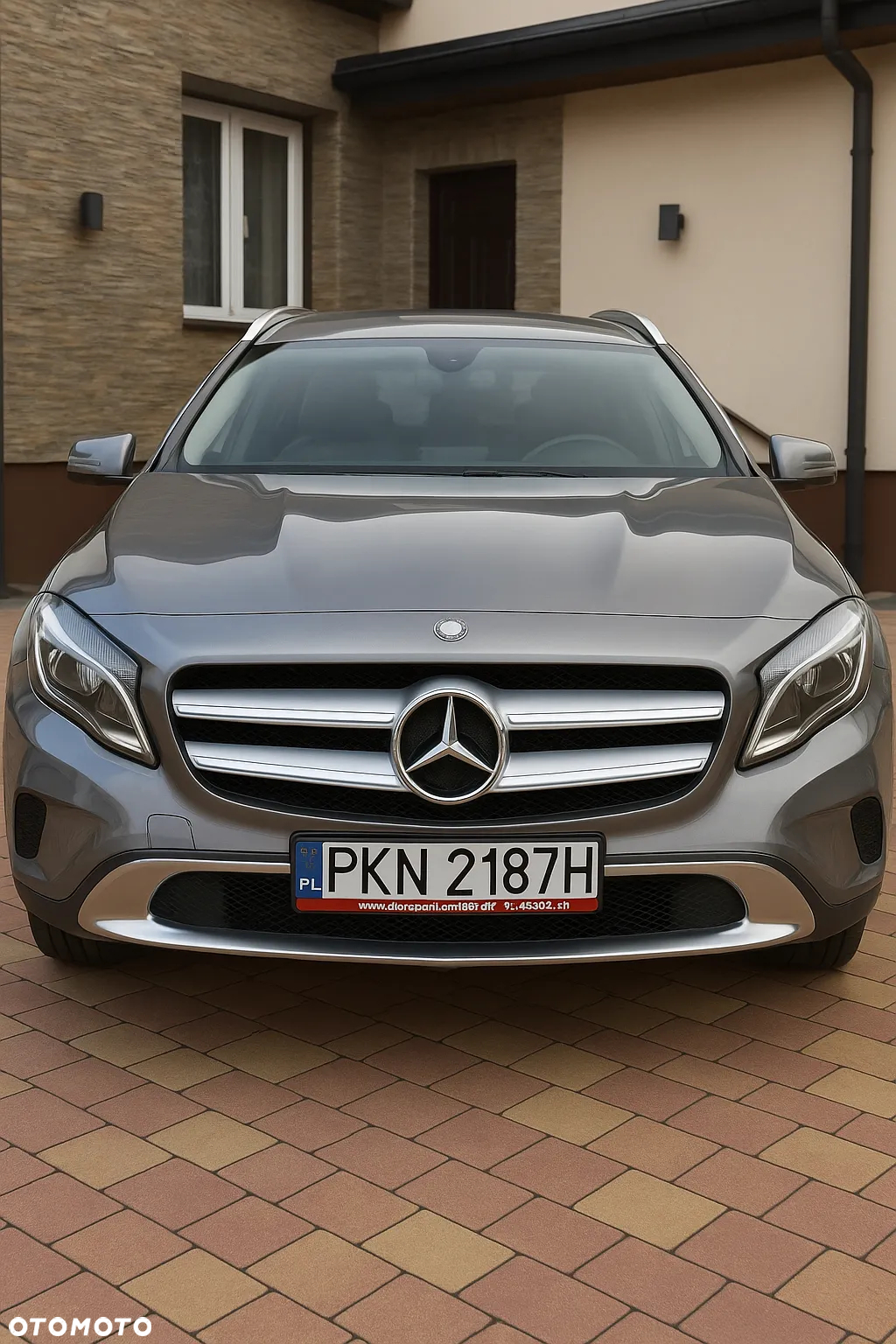 Mercedes-Benz GLA 200 7G-DCT - 7