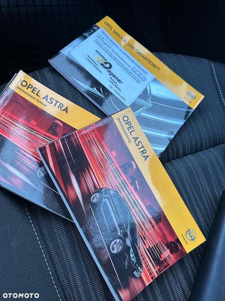 Opel Astra - 32