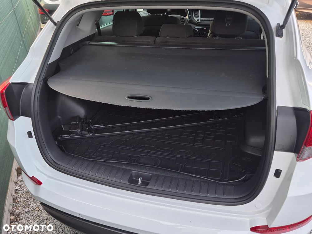Hyundai Tucson 2.0 CRDI 4WD Automatik Style - 38