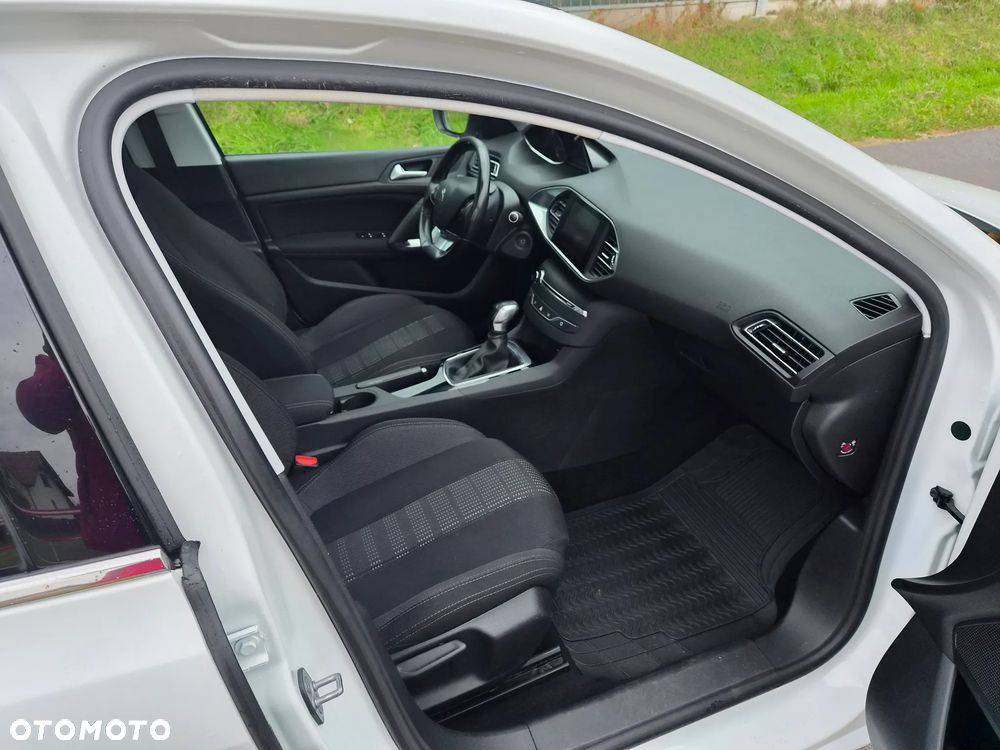 Peugeot 308 2015