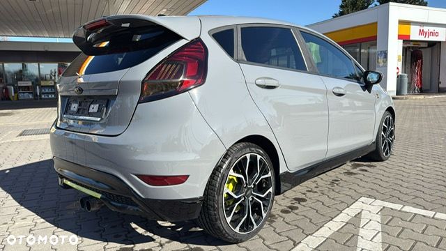 Ford Fiesta - 17