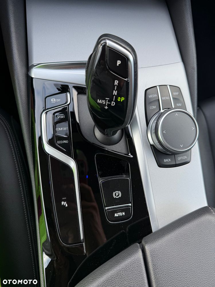 BMW Seria 5 518d Sport Line sport - 33