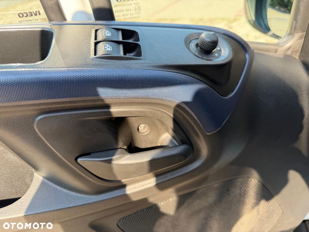 Iveco Daily 2.3 HPI / 136 KM / L2H2 / Automat / - 33