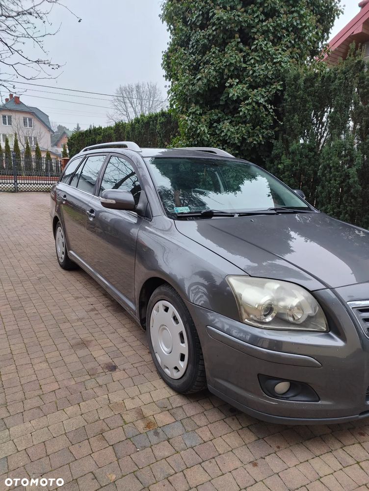 Toyota Avensis 1.8 VVT-i Automatik Sol - 21