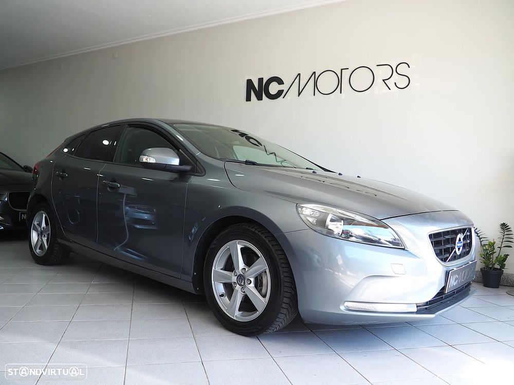 Volvo V40 1.6 D2 Momentum Eco - 1