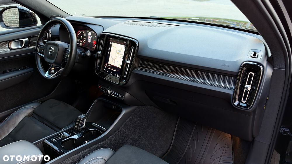 Volvo XC 40 D4 AWD Geartronic R-Design - 38