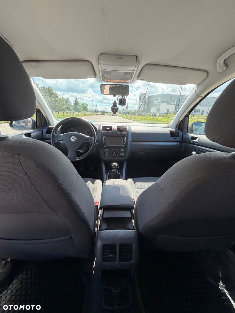 Volkswagen Golf 1.6 Comfortline - 15