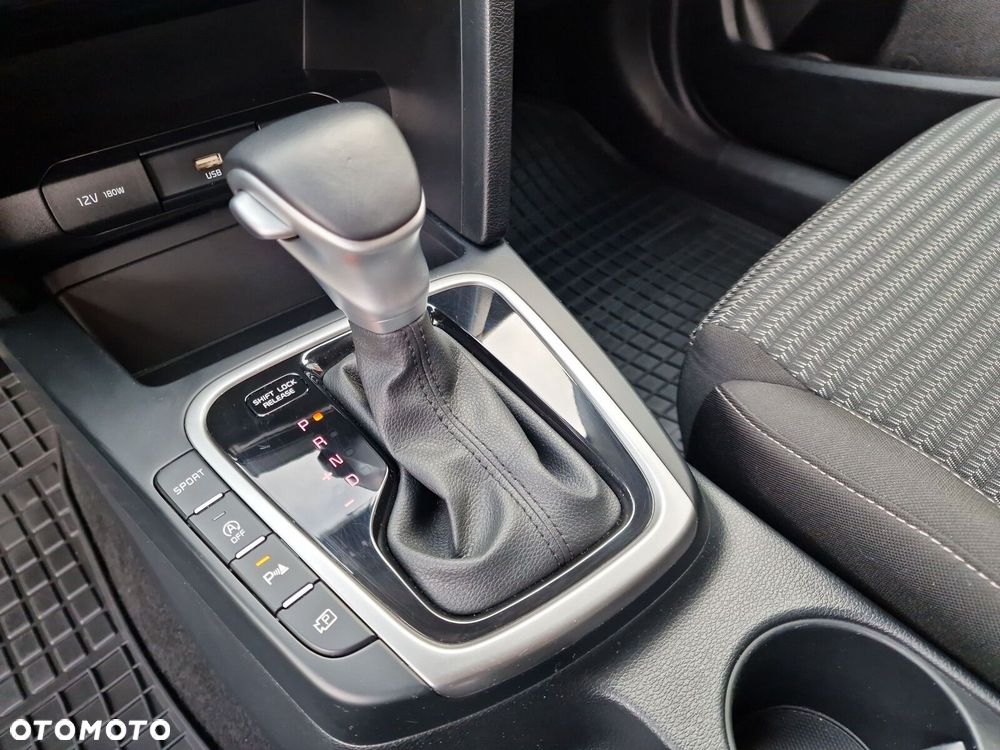 Kia XCeed 1.5 T-GDI M DCT - 24