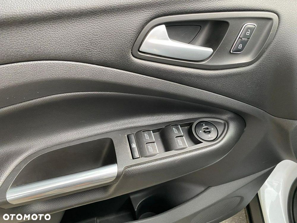 Ford Kuga 2.0 TDCi 2x4 Trend - 15