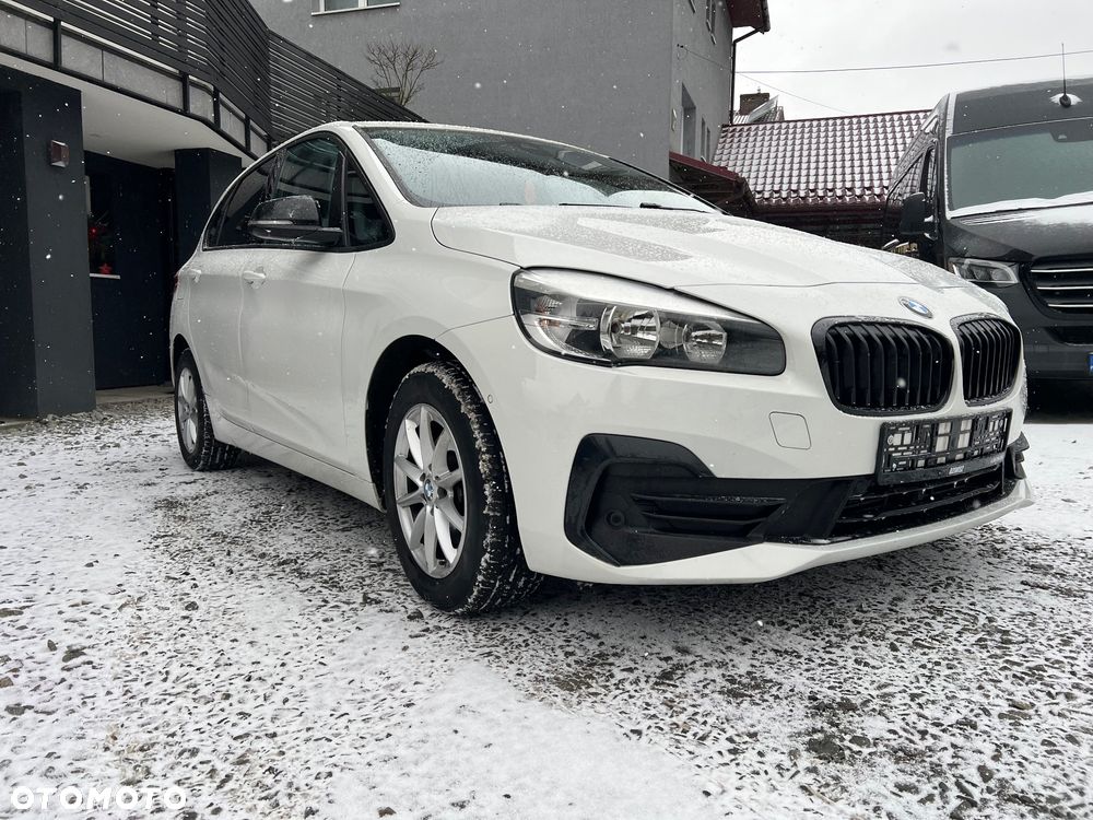 BMW Seria 2 216d Sport Line - 2