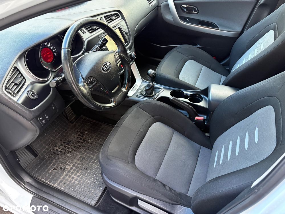 Kia Ceed - 35