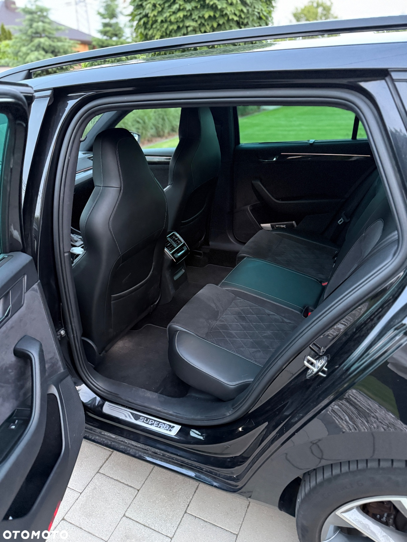 Skoda Superb 2.0 TDI Sportline DSG - 14