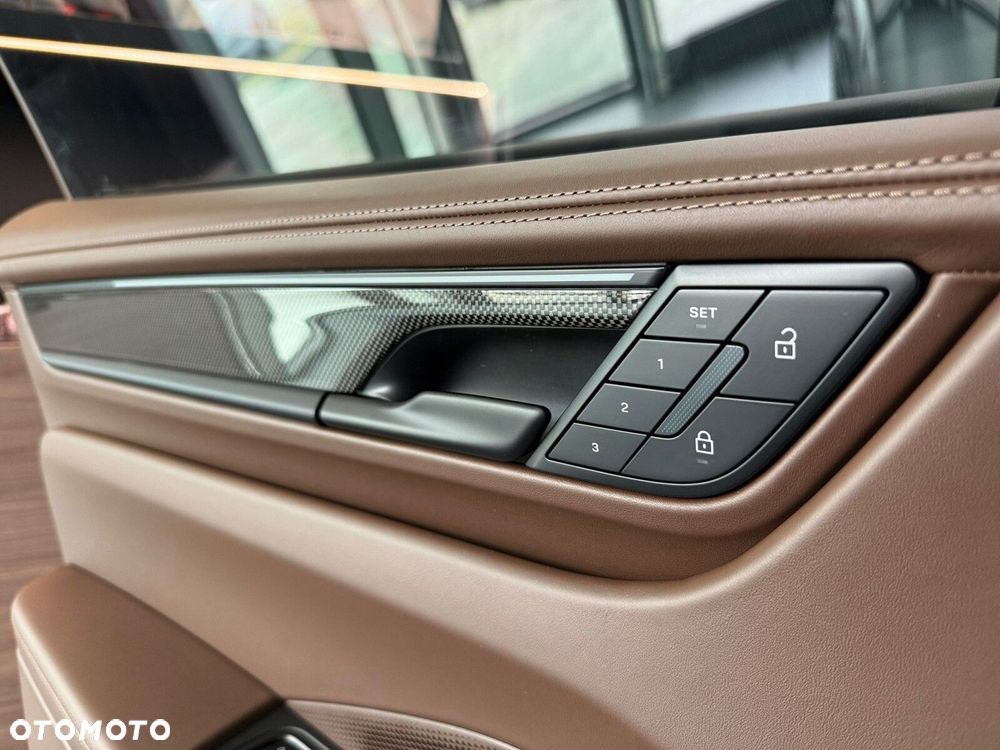 Porsche Macan - 29
