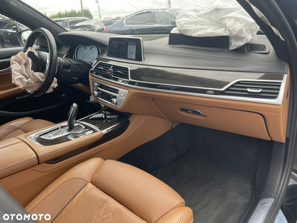 BMW Seria 7 750Ld xDrive sport - 10