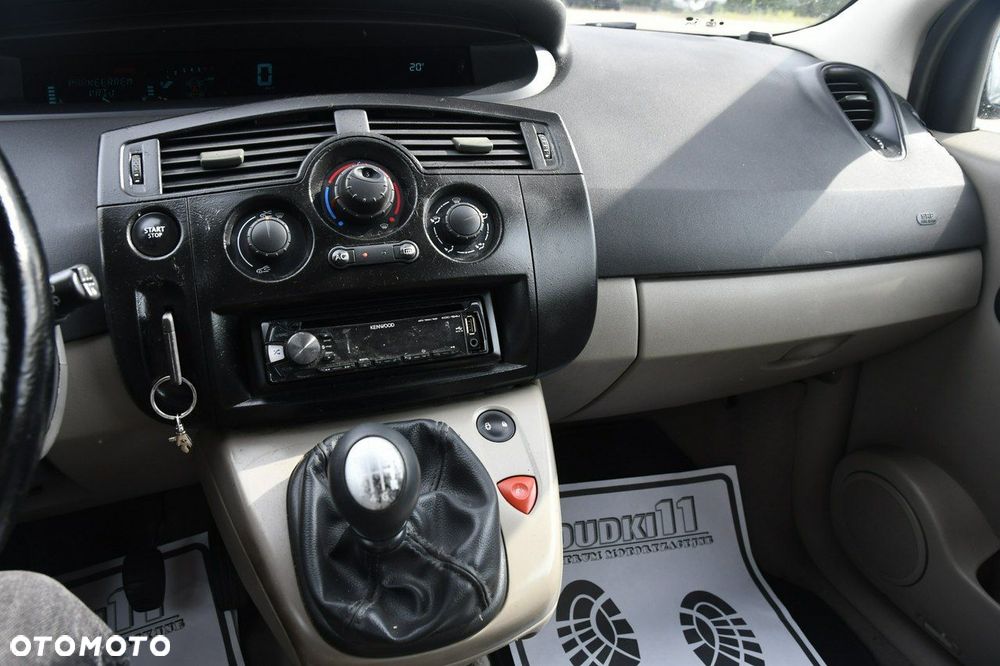 Renault Grand Scenic - 27