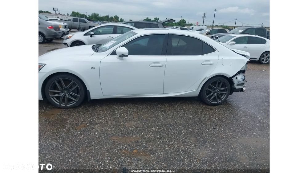 Lexus IS 200t - 7