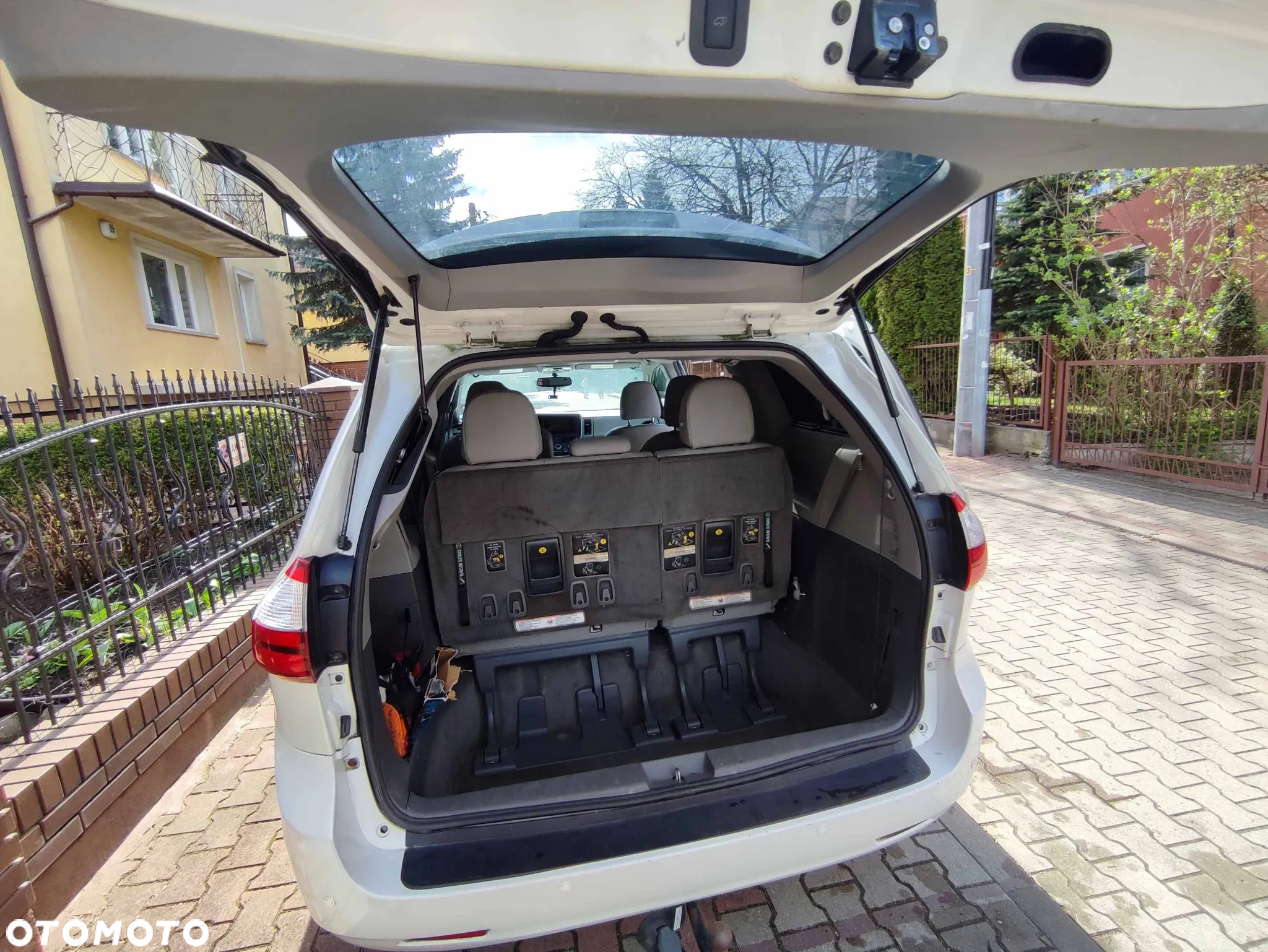 Toyota Sienna 3.5 V6 XLE AWD - 8