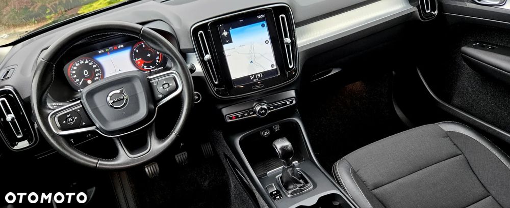 Volvo XC 40 D3 Momentum Pro - 31