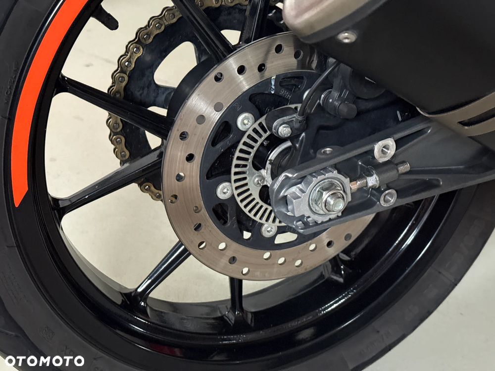 KTM Duke 125 - 22