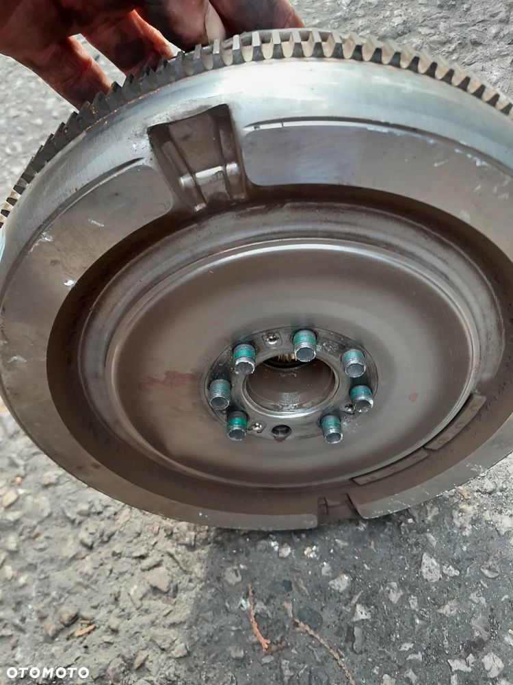 Koło zamachowe dwumasowe sprzęgło VW T5 2.5 TDI - 2