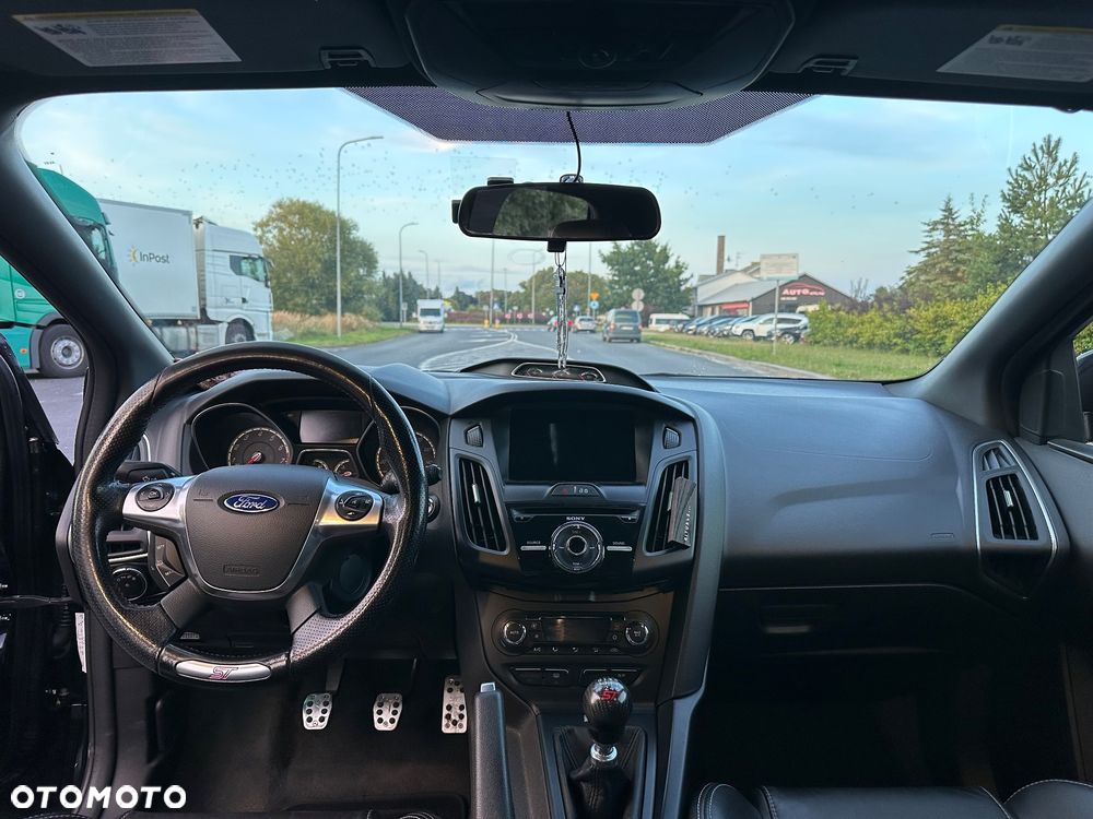 Ford Focus 2.0 EcoBoost ST - 10