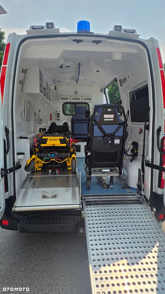 Renault Master Ambulans karetka - 7