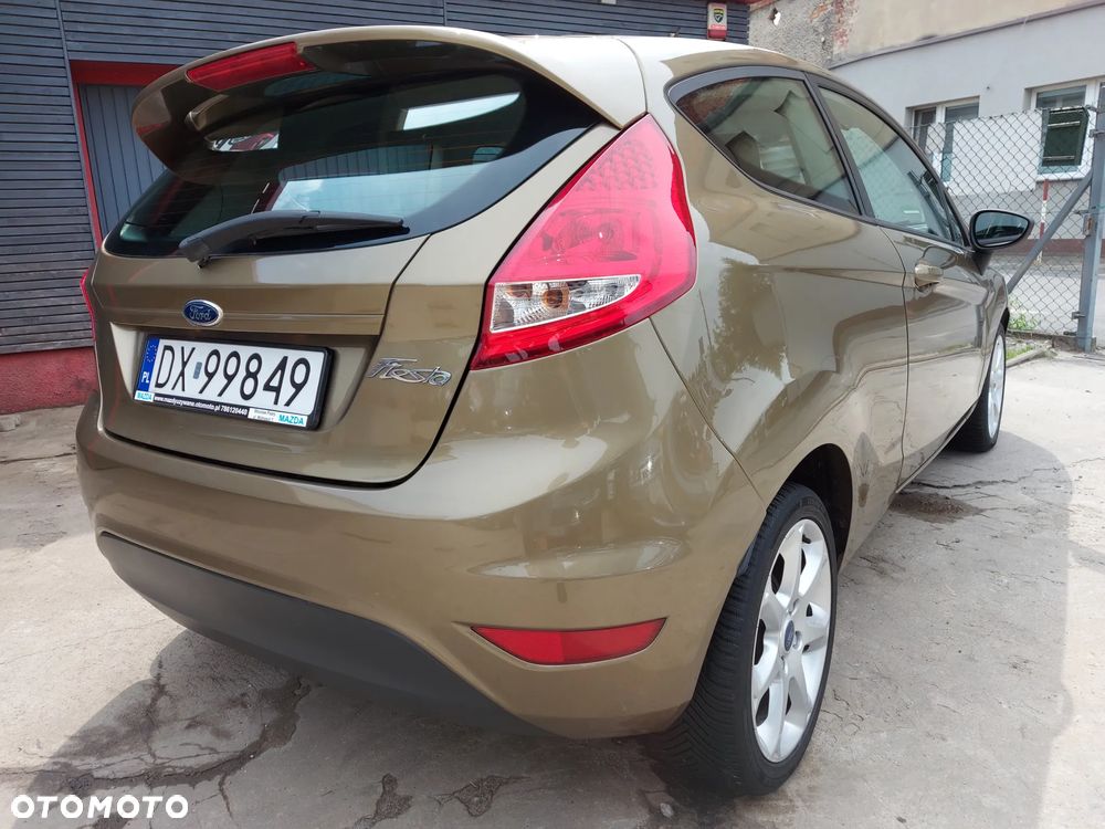 Ford Fiesta 1.4 Autom Champions Edition - 39