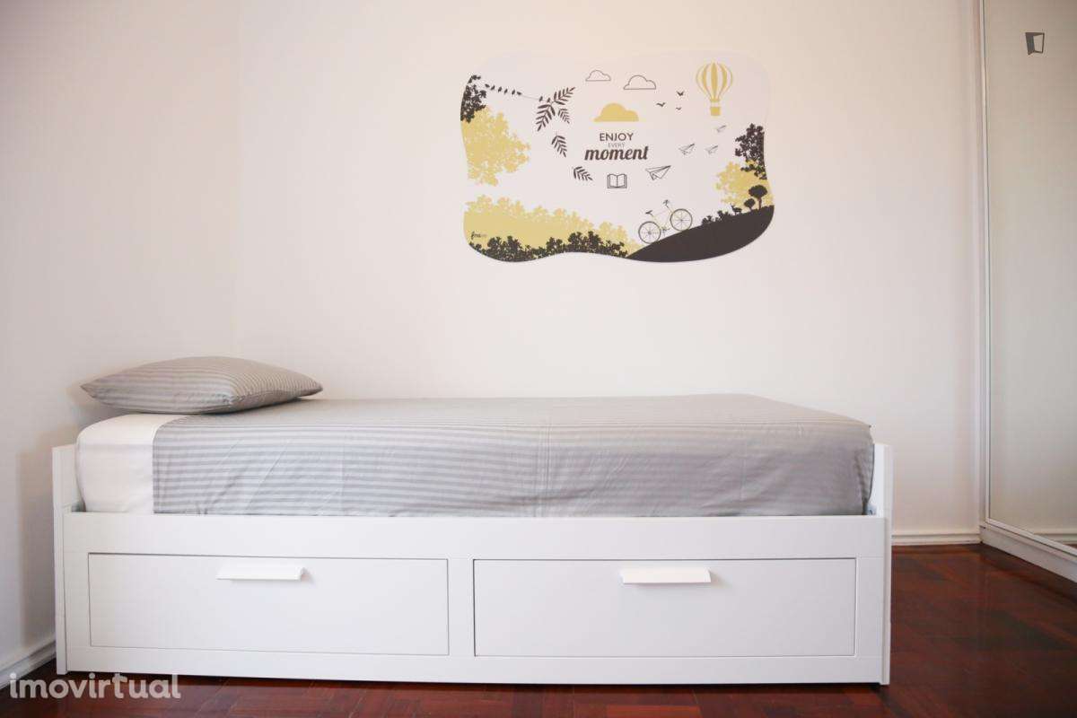 Quarto - localizado em Oeiras Lisbon - Grande imagem: 4/33