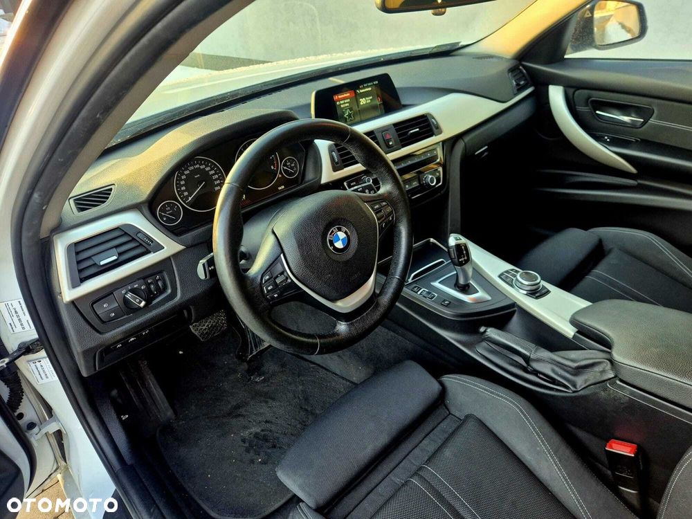 BMW Seria 3 320d - 17