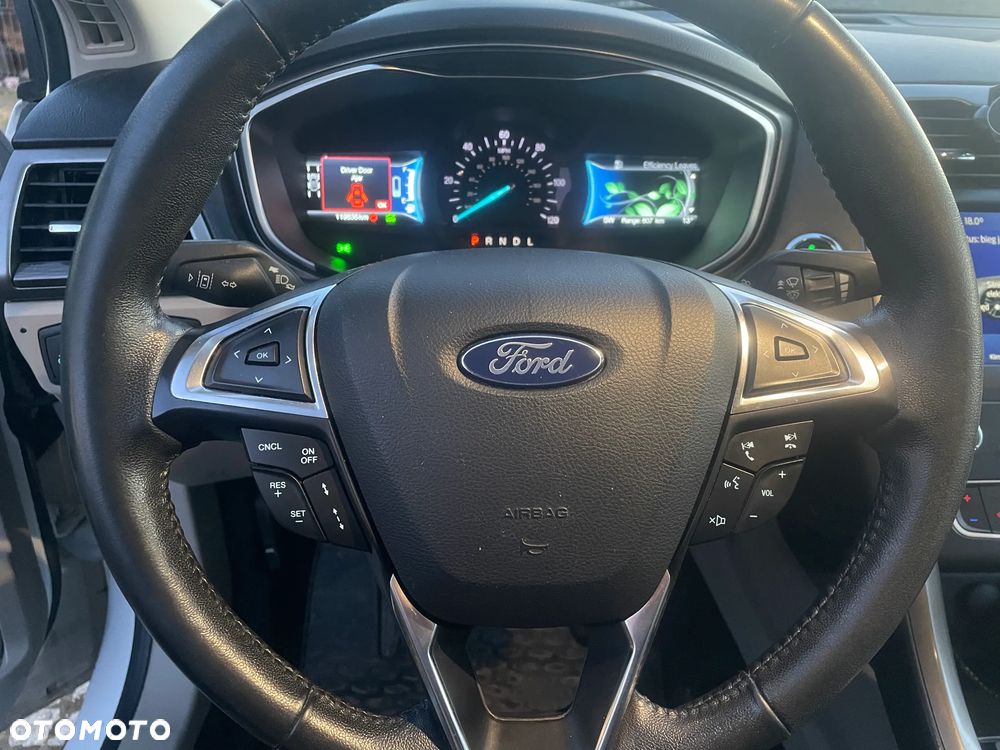 Ford Mondeo - 22
