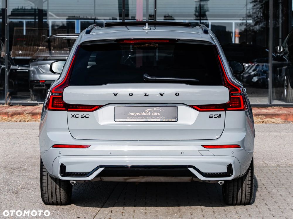 Volvo XC 60 B5 B AWD Plus Dark - 19