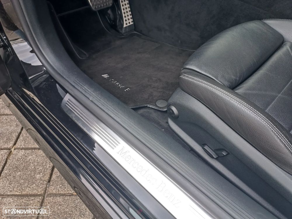 Mercedes-Benz E 220 d AMG Line - 16