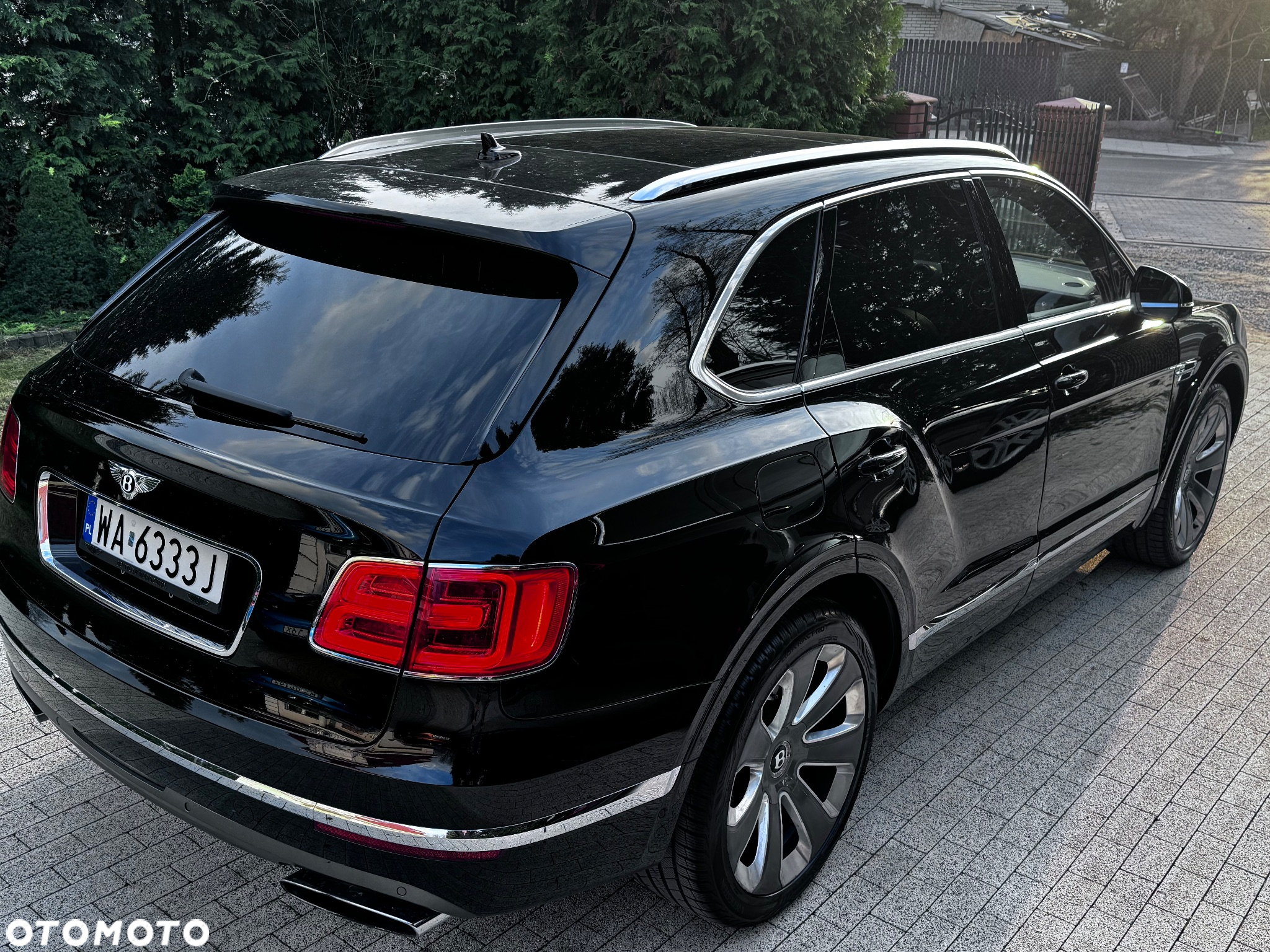 Bentley Bentayga W12 Mulliner - 32