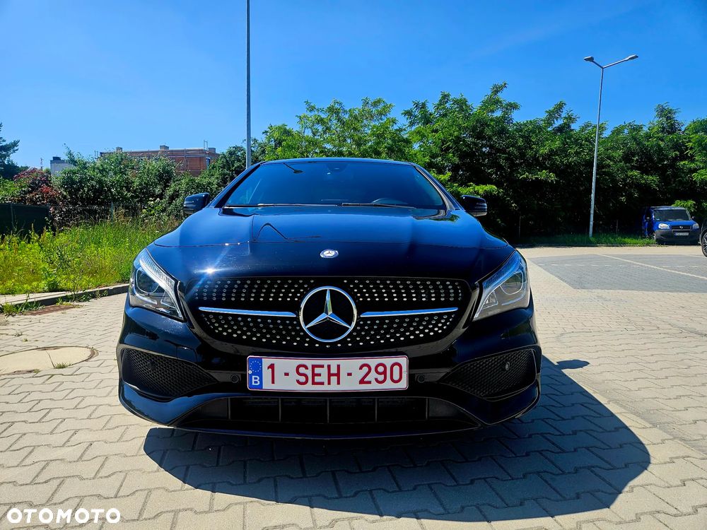 Mercedes-Benz CLA 180 AMG Line - 3