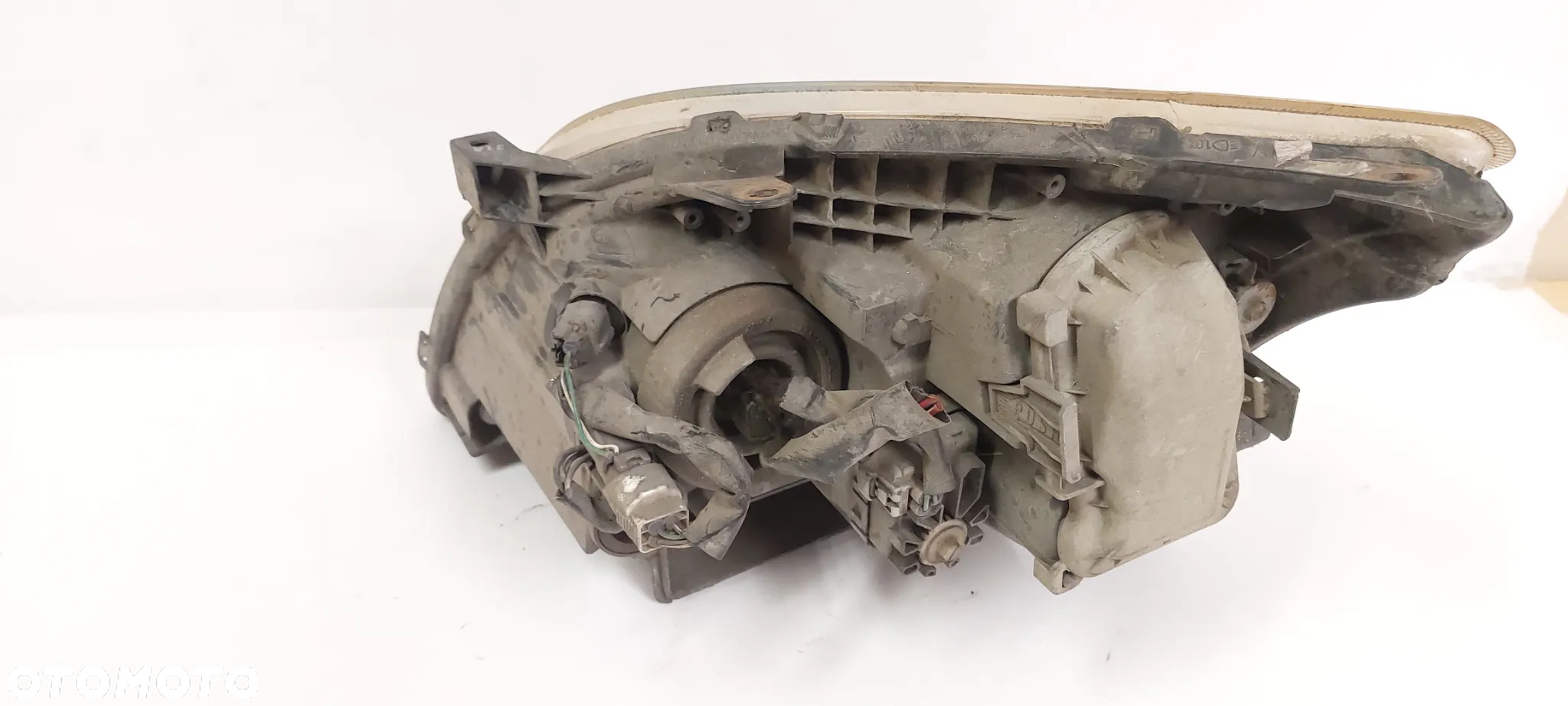 .  LAMPA PRZOD PRZEDNIA PRAWA TOYOTA AVENSIS T25 - 5