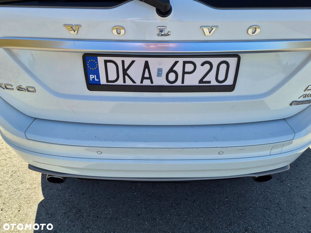 Volvo XC 60 D4 AWD R-Design Momentum - 33