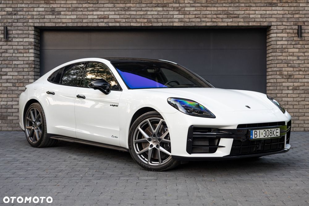 Porsche Panamera Turbo E-Hybrid PHEV - 1