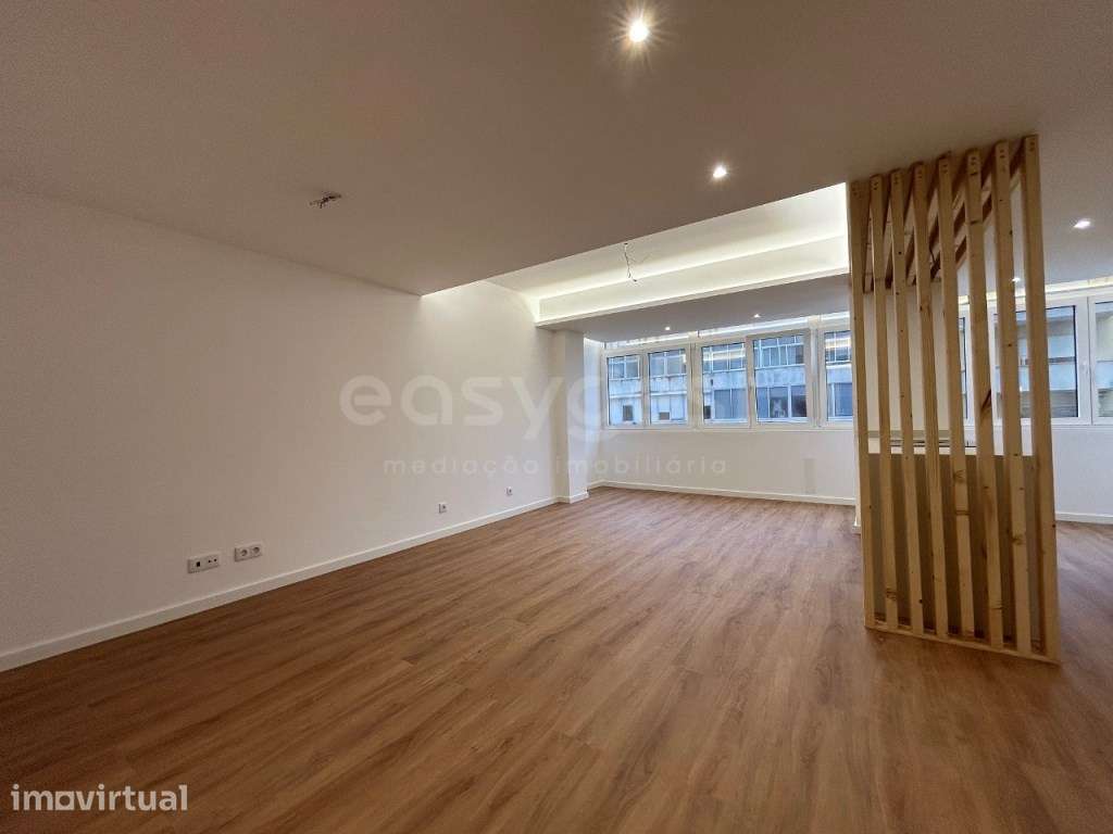 T2 remodelado num dos Eixos Mais Prestigiados de Lisboa - Grande imagem: 4/22