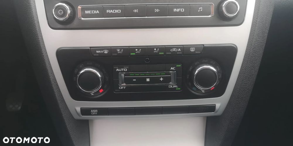 Skoda Octavia 1.6 Elegance - 16